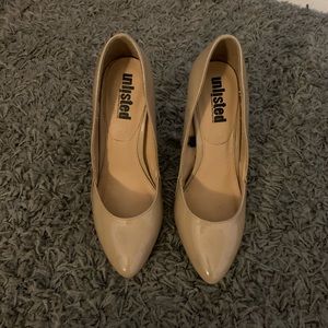 Heels pumps